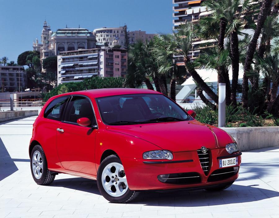  Alfa Romeo 147 3-Door (937A) 2000 года  (фото 14 из 43)
